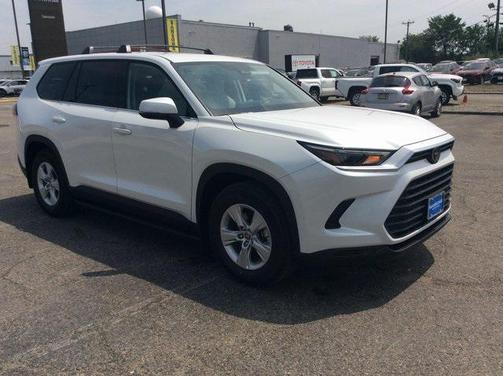 2025 Toyota Highlander LE