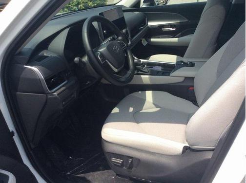 2025 Toyota Highlander LE