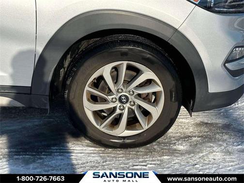 2017 Hyundai TUCSON SE