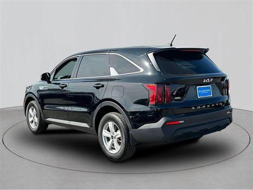 2022 Kia Sorento LX