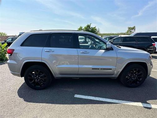 2021 Jeep Grand Cherokee Laredo