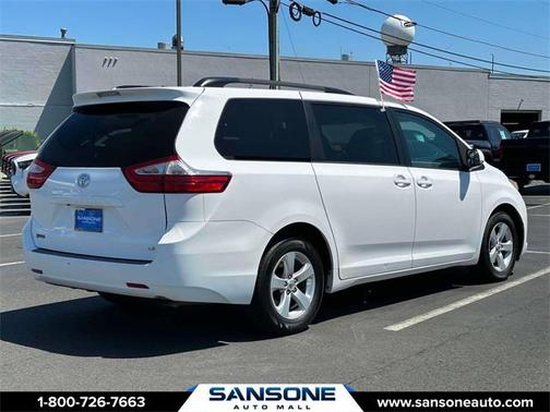 2017 Toyota Sienna LE
