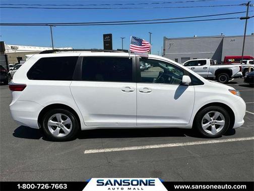 2017 Toyota Sienna LE