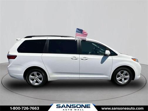 2017 Toyota Sienna LE