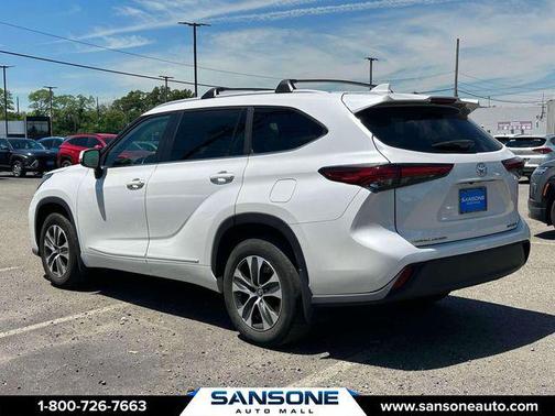 Wind Chill Pearl 2023 Toyota Highlander XLE