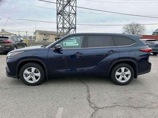 2021 Toyota Highlander LE
