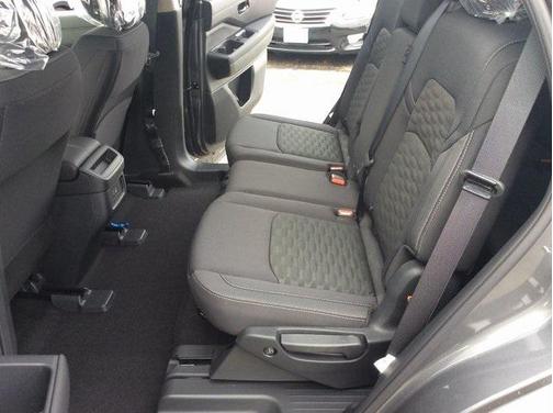 2025 Nissan Pathfinder S 4WD