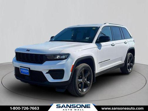Bright White Clearcoat 2025 Jeep Grand Cherokee Altitude