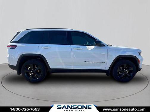 Bright White Clearcoat 2025 Jeep Grand Cherokee Altitude