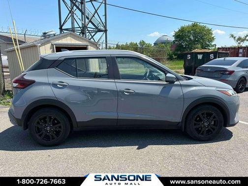 Boulder Gray Pearl 2023 Nissan Kicks SV