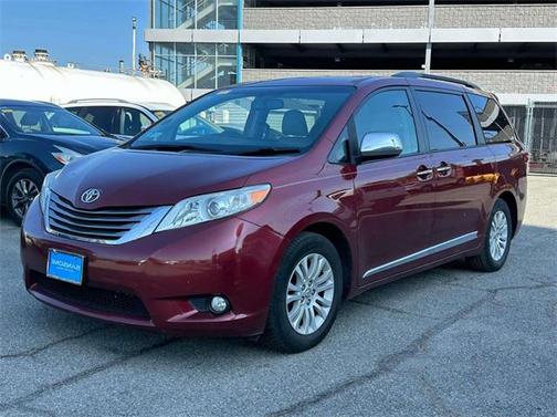 2017 Toyota Sienna XLE Premium