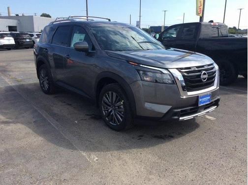 2025 Nissan Pathfinder SL 4WD