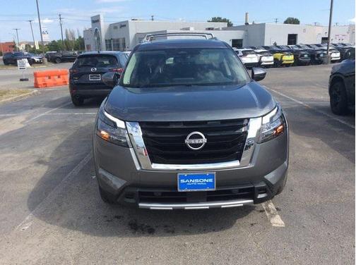 2025 Nissan Pathfinder SL 4WD