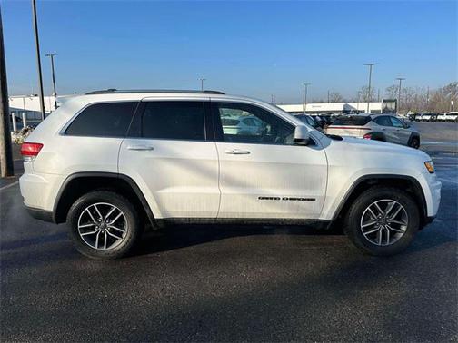2020 Jeep Grand Cherokee Laredo