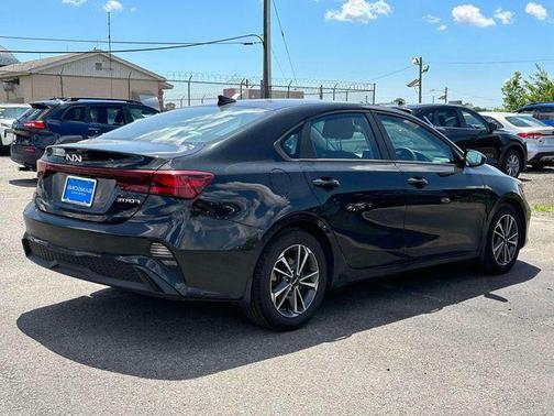 Aurora Black 2023 Kia Forte LXS