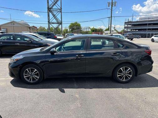 Aurora Black 2023 Kia Forte LXS