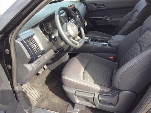 2025 Nissan Pathfinder S 4WD