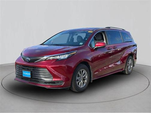 2021 Toyota Sienna LE