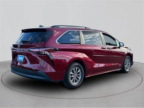 2021 Toyota Sienna LE