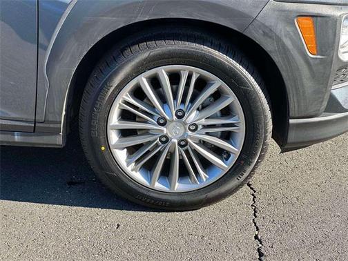 2021 Hyundai KONA SEL Plus