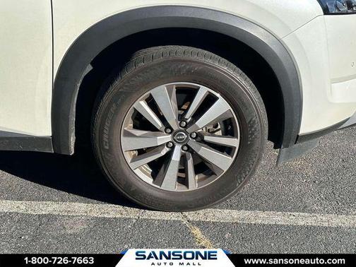 2023 Nissan Pathfinder SL 4WD
