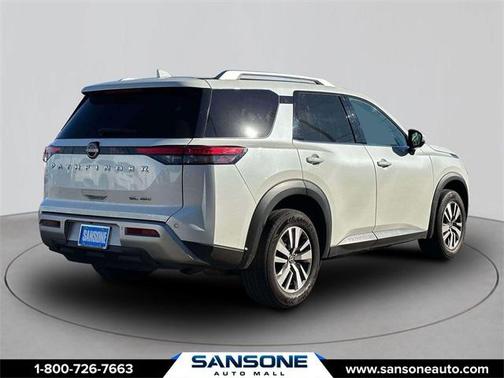 2023 Nissan Pathfinder SL 4WD