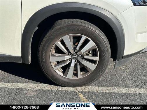 2023 Nissan Pathfinder SL 4WD