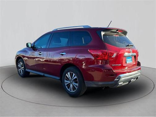 2018 Nissan Pathfinder SV