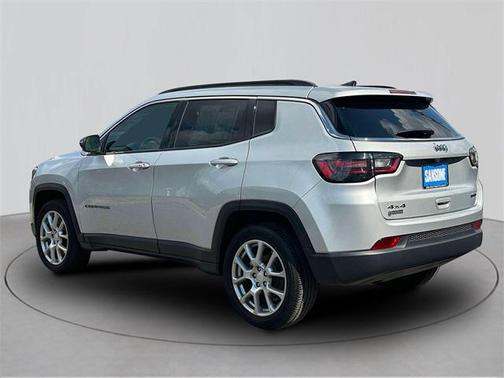 2024 Jeep Compass Latitude Lux
