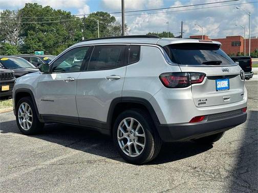 2024 Jeep Compass Latitude Lux