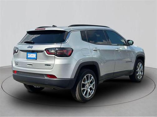 2024 Jeep Compass Latitude Lux