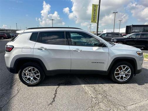 2024 Jeep Compass Latitude Lux