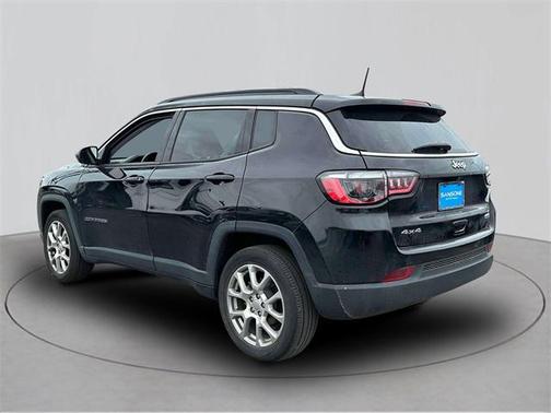 2022 Jeep Compass Latitude Lux