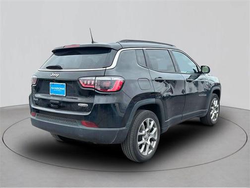 2022 Jeep Compass Latitude Lux