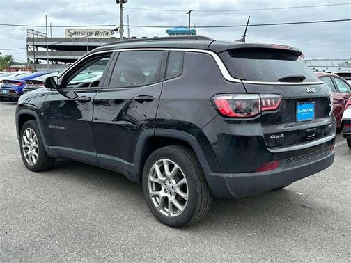 2022 Jeep Compass Latitude Lux
