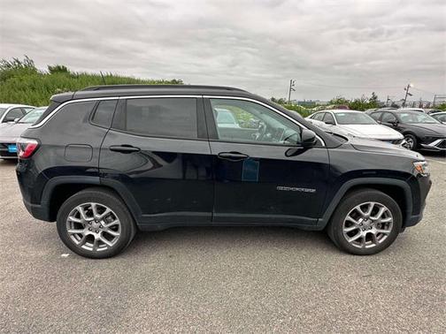2022 Jeep Compass Latitude Lux