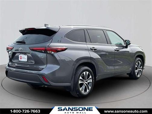 2025 Toyota Highlander Hybrid XLE