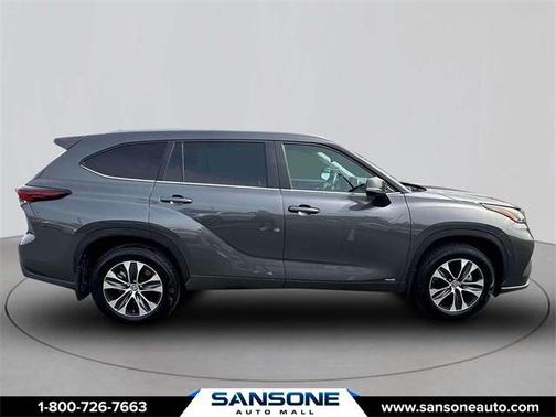 2025 Toyota Highlander Hybrid XLE