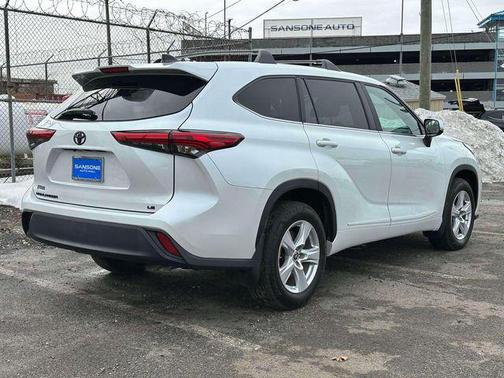 2023 Toyota Highlander LE