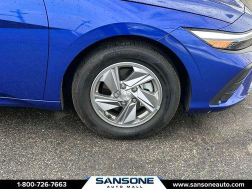 2024 Hyundai ELANTRA SE