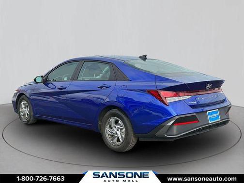 2024 Hyundai ELANTRA SE