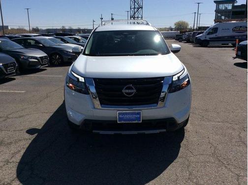 2025 Nissan Pathfinder SL 4WD
