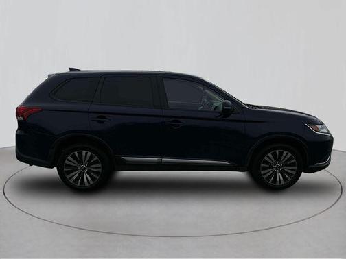 2020 Mitsubishi Outlander SE