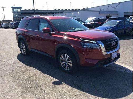 2025 Nissan Pathfinder SL 4WD