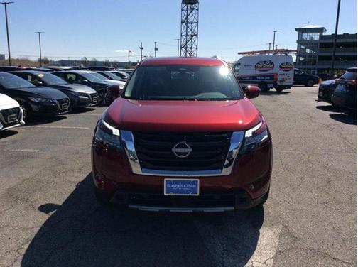2025 Nissan Pathfinder SL 4WD