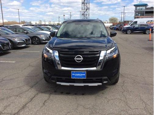 2025 Nissan Pathfinder Platinum 4WD