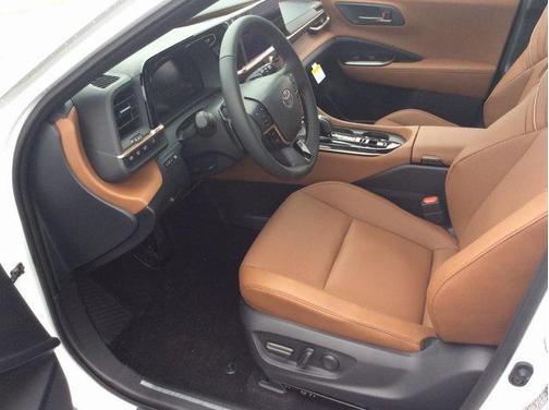 2025 Toyota Crown Signia XLE