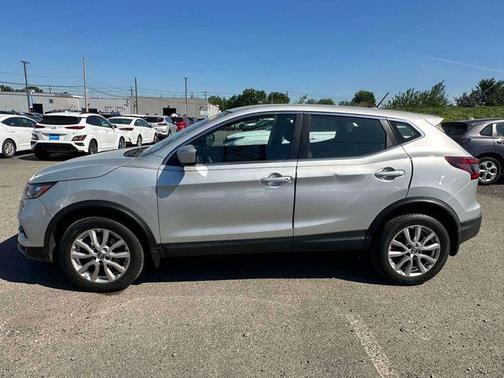 Brilliant Silver Metallic 2021 Nissan Rogue Sport S