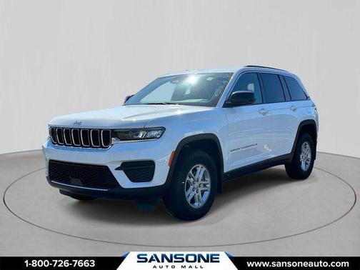 Bright White Clearcoat 2024 Jeep Grand Cherokee Laredo
