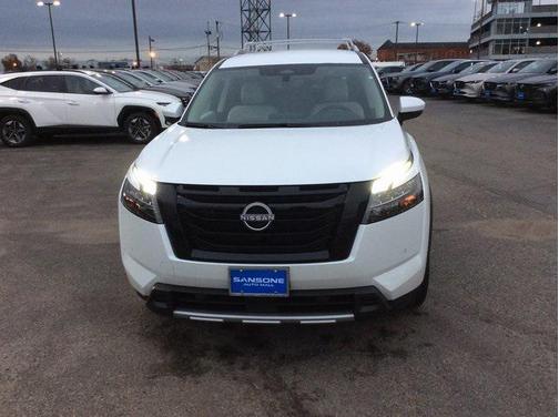 2025 Nissan Pathfinder SL 4WD